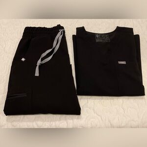 Figs Zamora High-Waisted Jogger Scrub Pants & Catarina One-Pocket Scrub Top